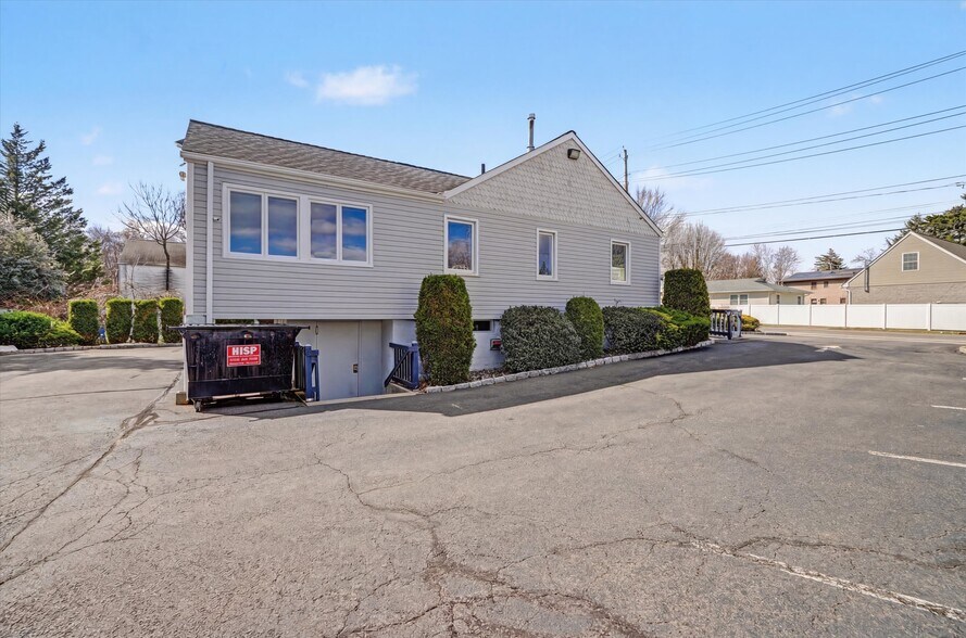More Photos Of 75 Ramapo Rd, Garnerville Office For Lease