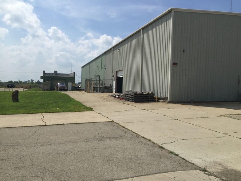 More Photos Of 1735 W 53rd St, Anderson Manufacturing For Sale