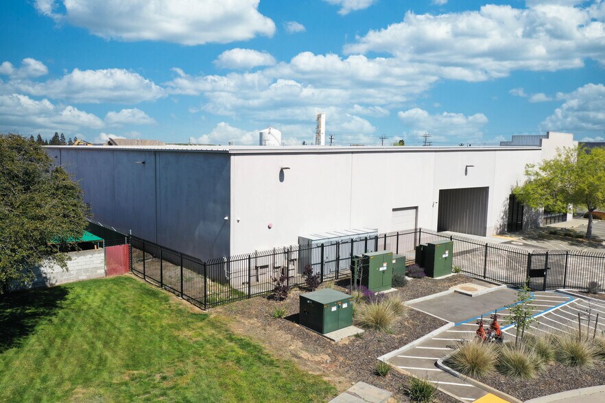 More Photos Of 8651 Younger Creek Dr, Sacramento Warehouse For Sale