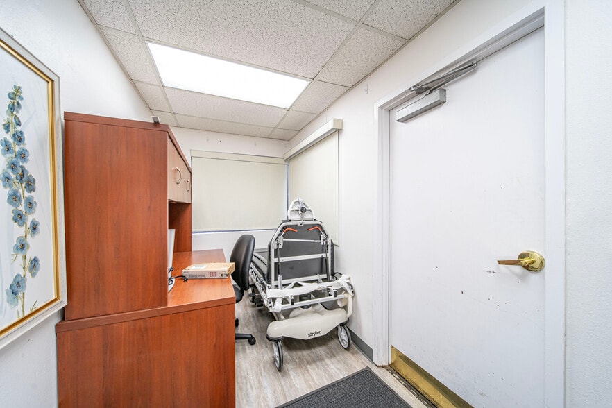 More Photos Of 315 E Route 66, Glendora Healthcare For Lease