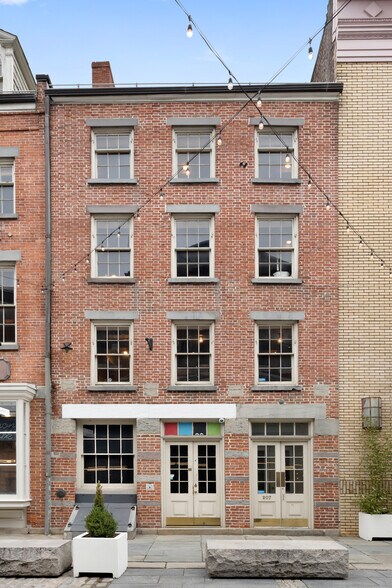 More Photos Of 207 Front St, New York Office For Lease