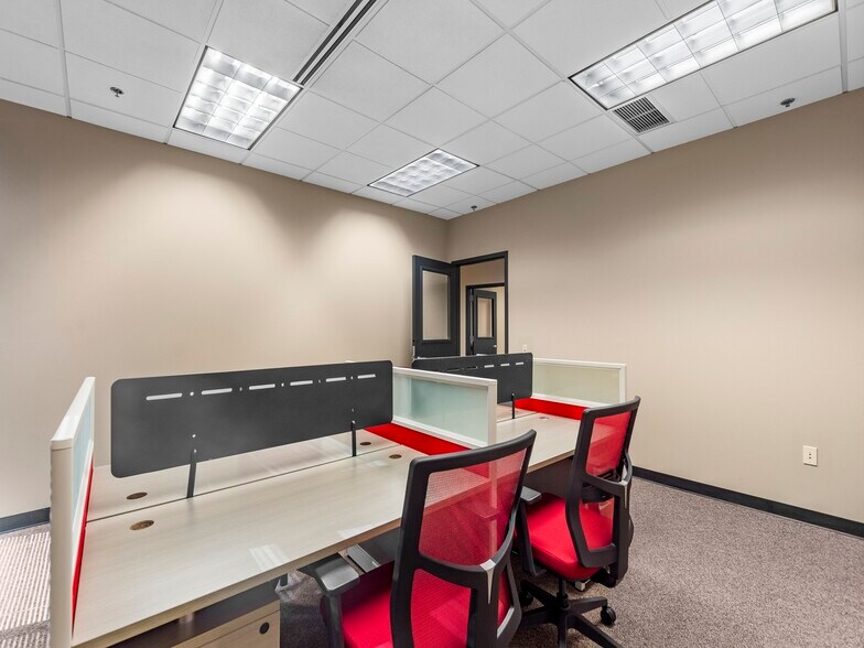 More Photos Of 174 Clarkson Rd, Ballwin Office For Sale