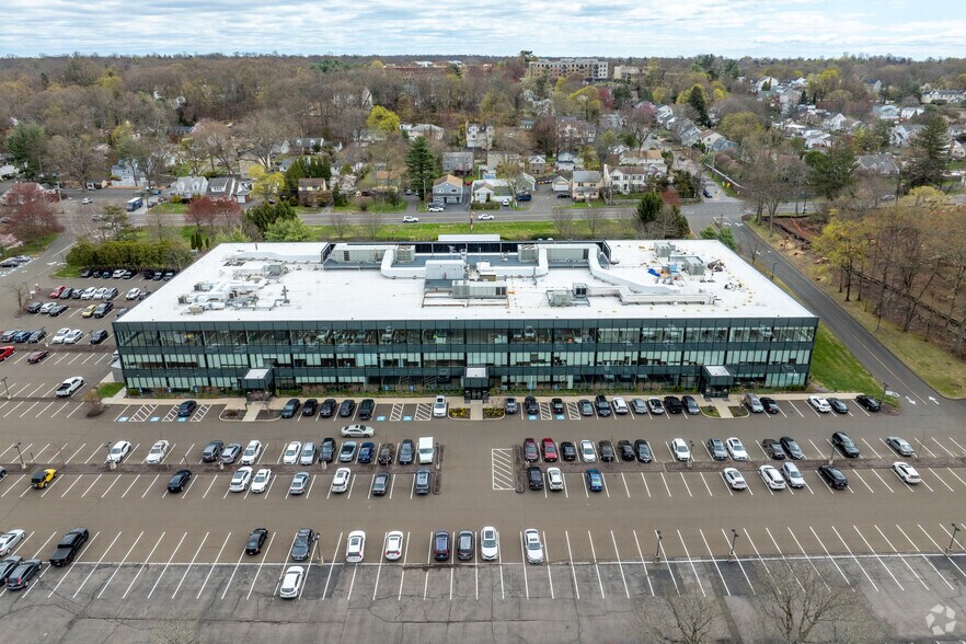 More Photos Of 260 Long Ridge Rd, Stamford Medical For Lease