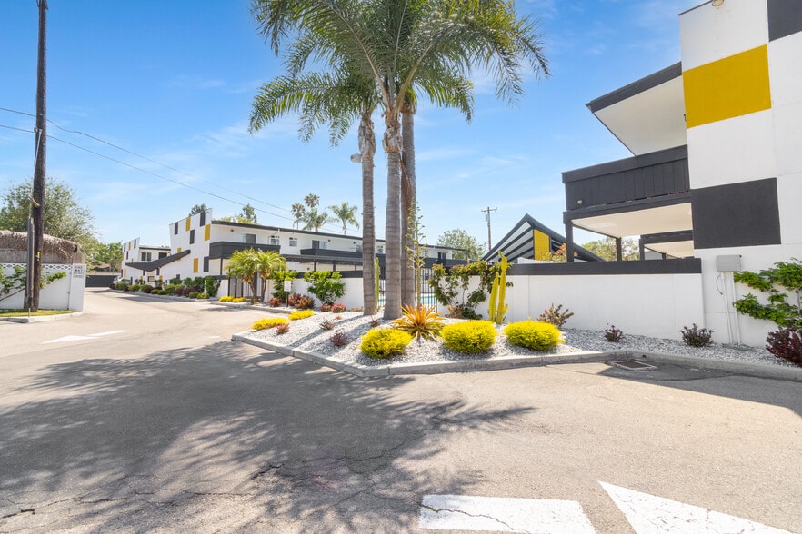 More Photos Of 1959-1961 Maple Ave, Costa Mesa Apartments For Sale