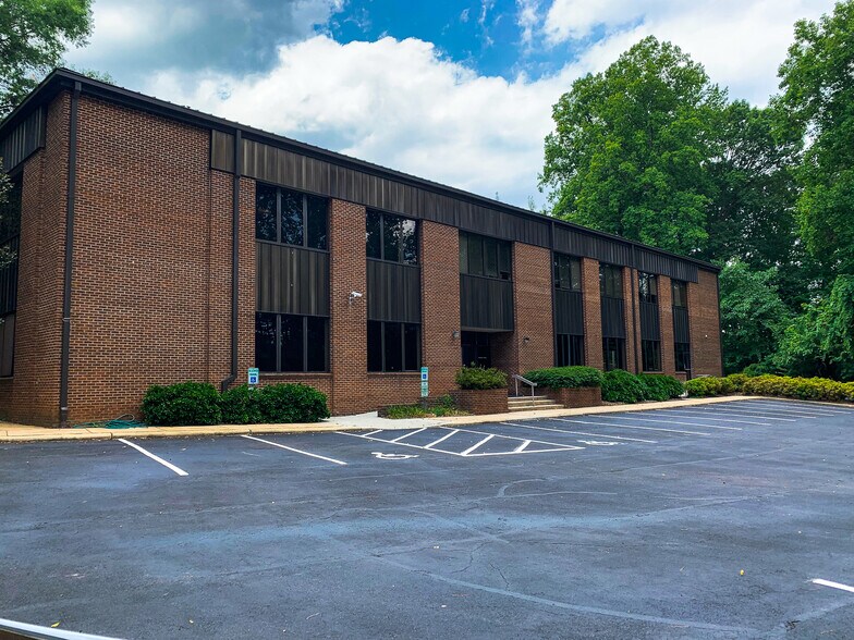 Primary Photo Of 2310 Myron Dr, Raleigh Medical For Lease