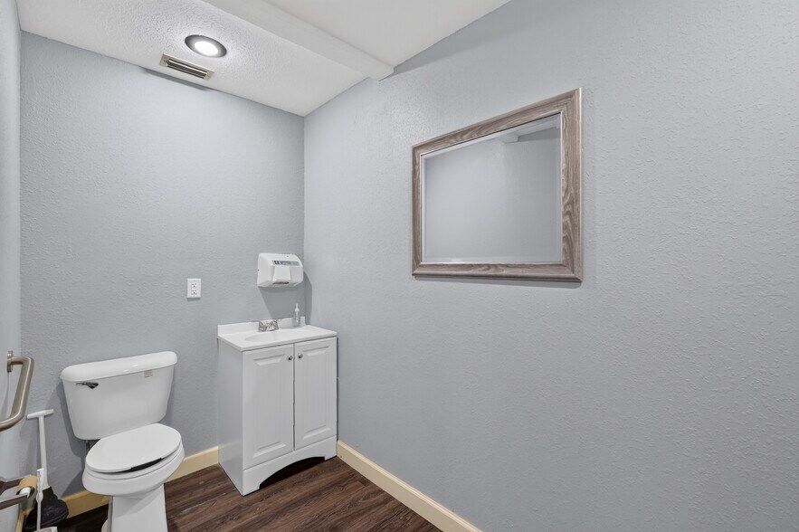 More Photos Of 5425 SE 111th St, Belleview Office For Sale