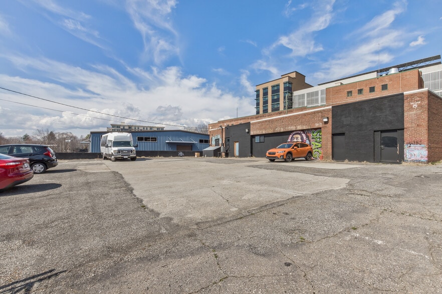 More Photos Of 46 Aston St, Asheville Light Manufacturing For Lease