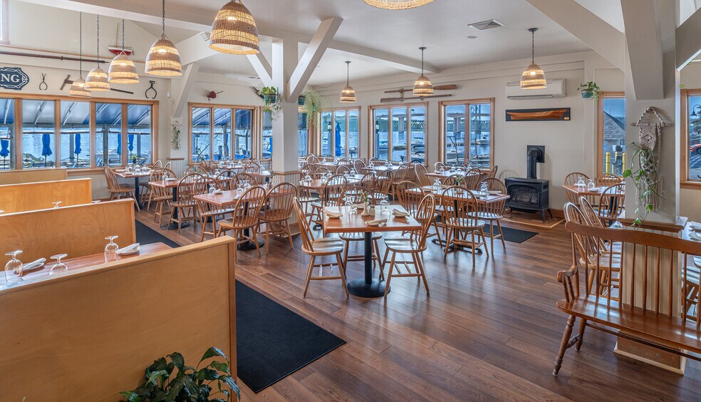 More Photos Of 119 Commercial St, Bath Marina For Sale