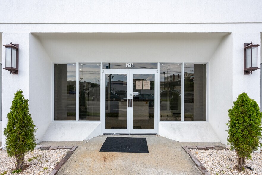 More Photos Of 516 W Friendly Ave, Greensboro Coworking Space