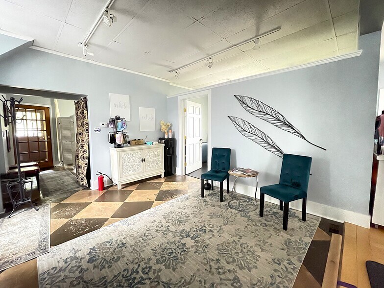 More Photos Of 205 Brooklea Dr, Fayetteville Office Residential For Sale