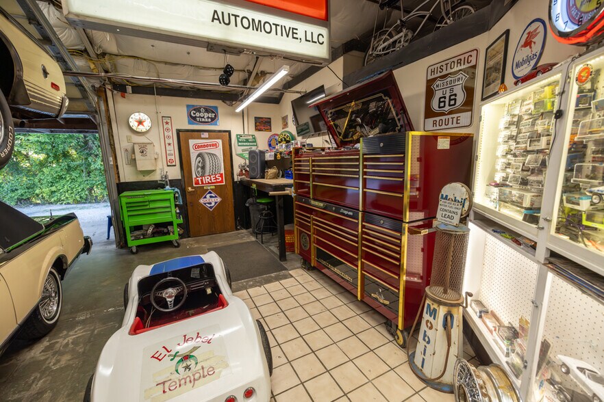 More Photos Of 23621 S State Route 291, Harrisonville Industrial For Sale