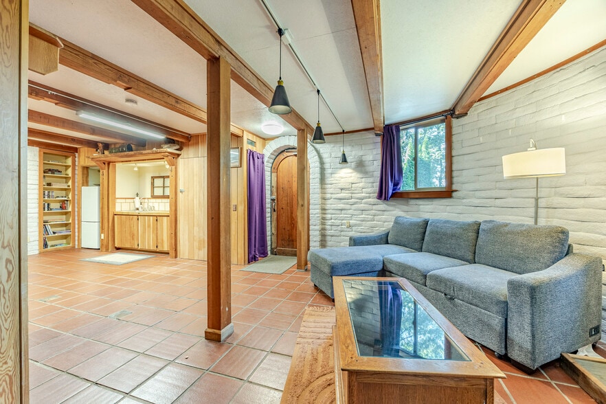 More Photos Of 1820 E 28th Ave, Eugene Multifamily For Sale