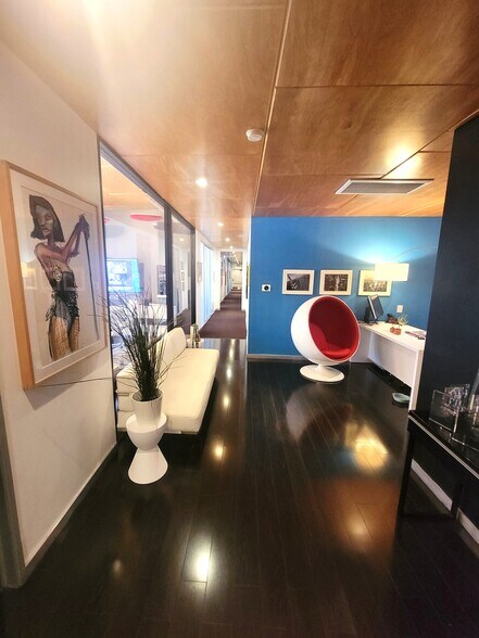 More Photos Of 2894 Rowena Ave, Los Angeles Loft Creative Space For Lease