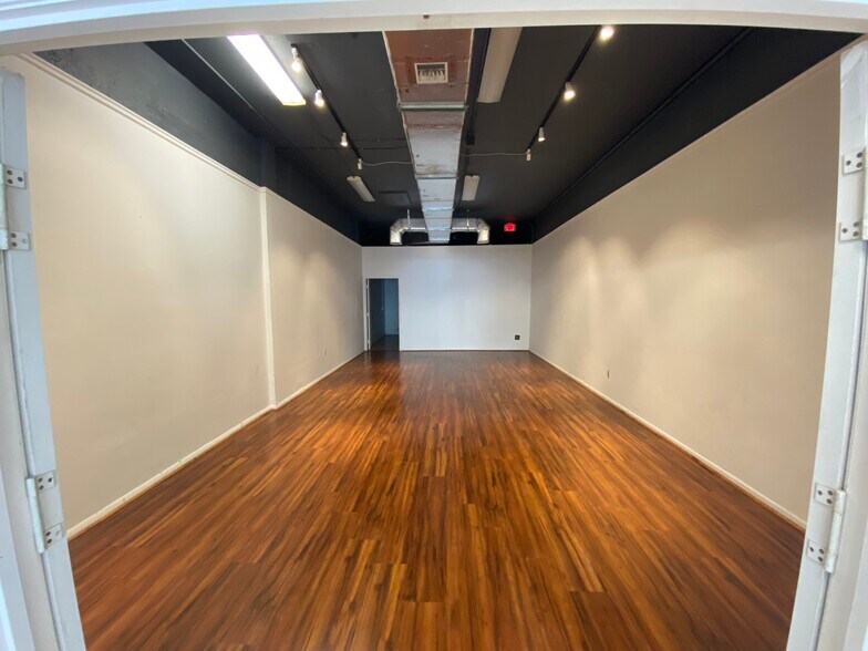 More Photos Of 2001-2017 Harrison St, Hollywood Restaurant For Lease