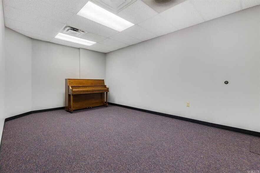 More Photos Of 20121 Interstate 30 S, Benton Religious Facility For Sale