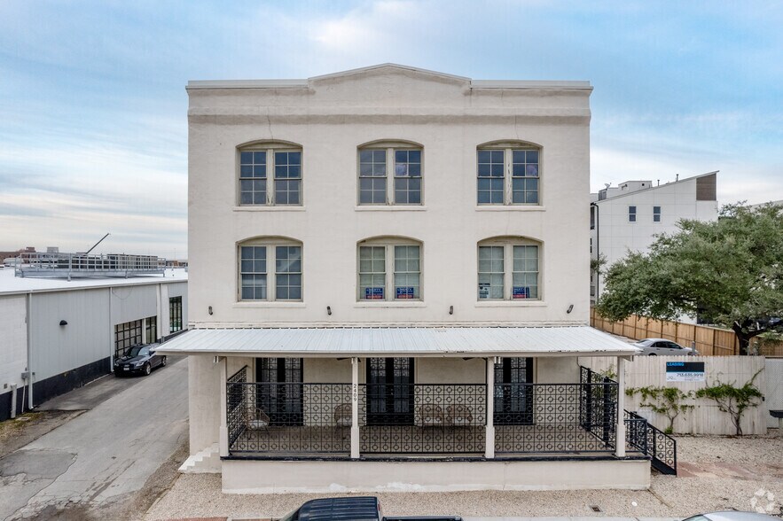 More Photos Of 2409 Commerce St, Houston Freestanding For Lease
