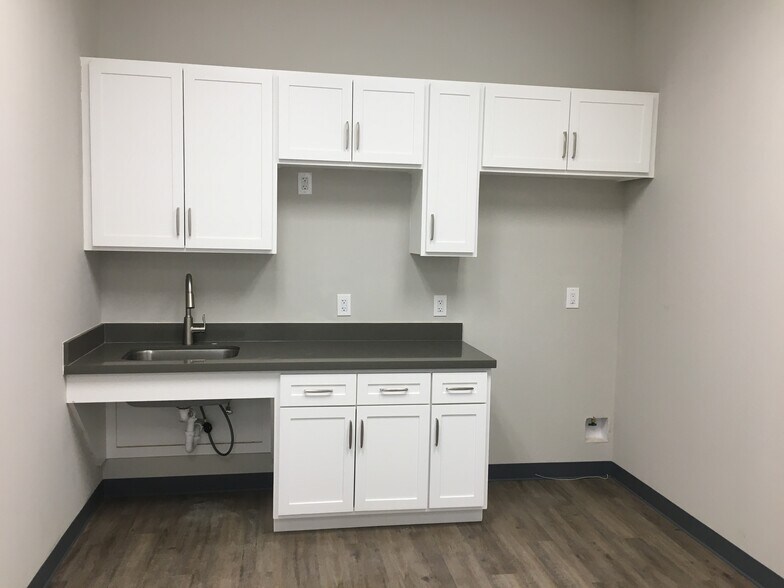 More Photos Of 2519 N Frazier Rd, Conroe Light Distribution For Sale