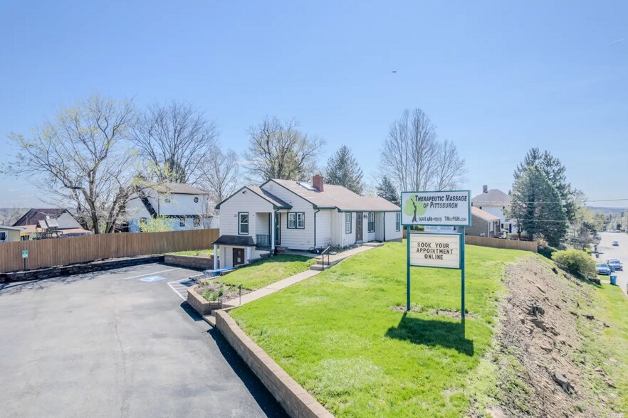 More Photos Of 990 Greensburg Pike, East Pittsburgh Office For Lease