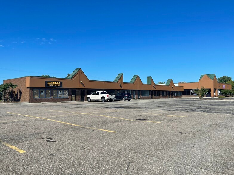 More Photos Of 10785-10795 Dixie Hwy, Davisburg Unknown For Lease