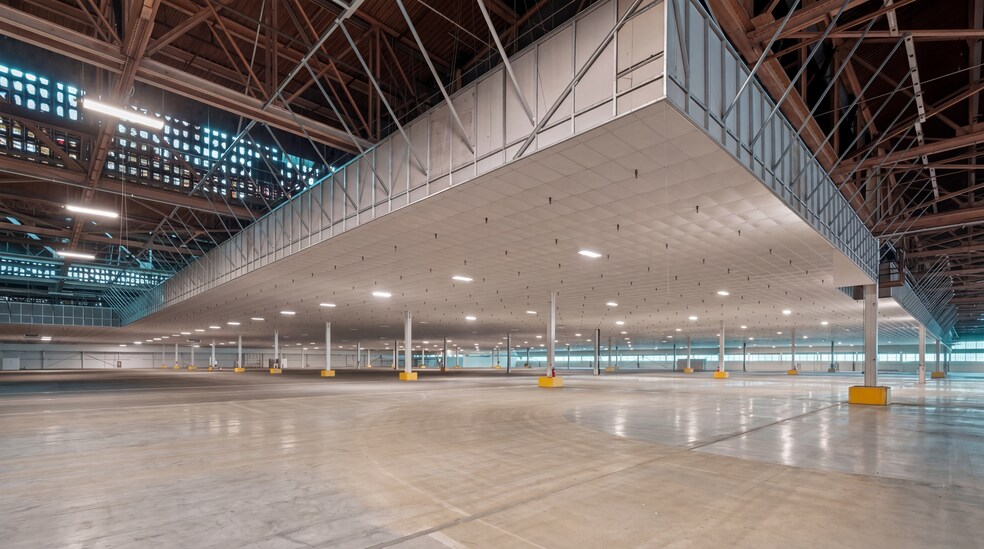 More Photos Of 2800 Eastern Blvd, Middle River Distribution For Lease
