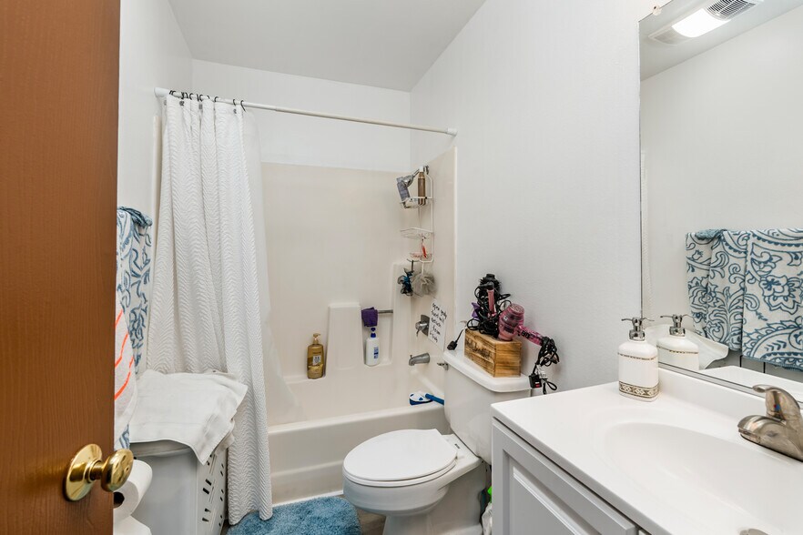 More Photos Of 321 Tremont St, Avalon Apartments For Sale