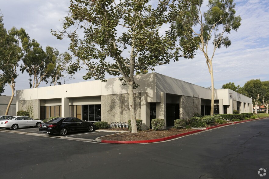 More Photos Of 7052 Orangewood Ave, Garden Grove Light Manufacturing For Lease