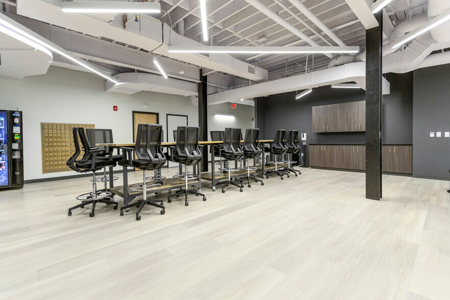 More Photos Of 220 W Congress St, Detroit Office For Lease