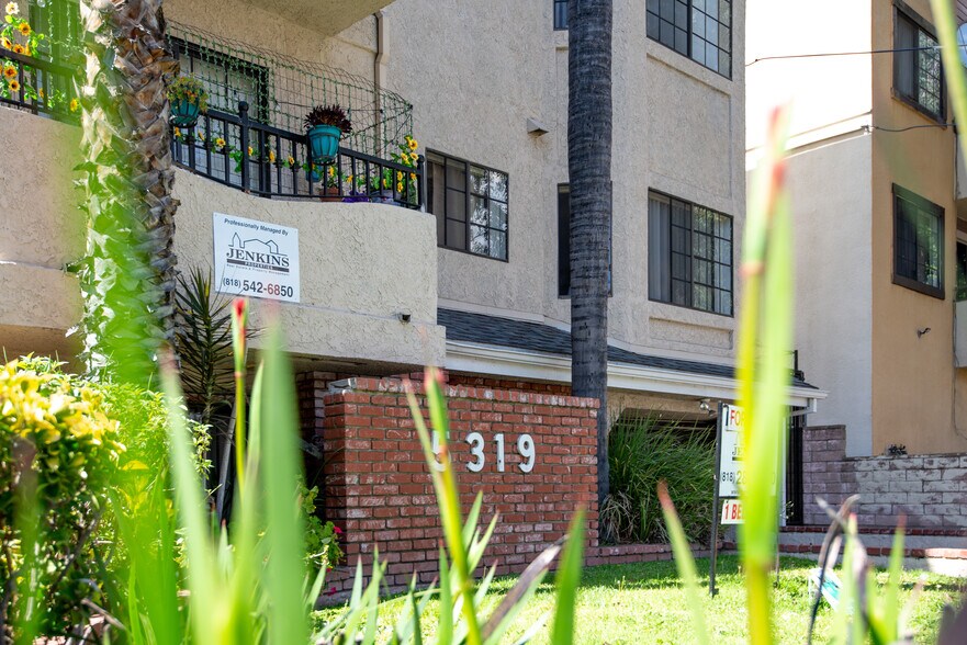 More Photos Of 5319 Cartwright Ave, North Hollywood Apartments For Sale
