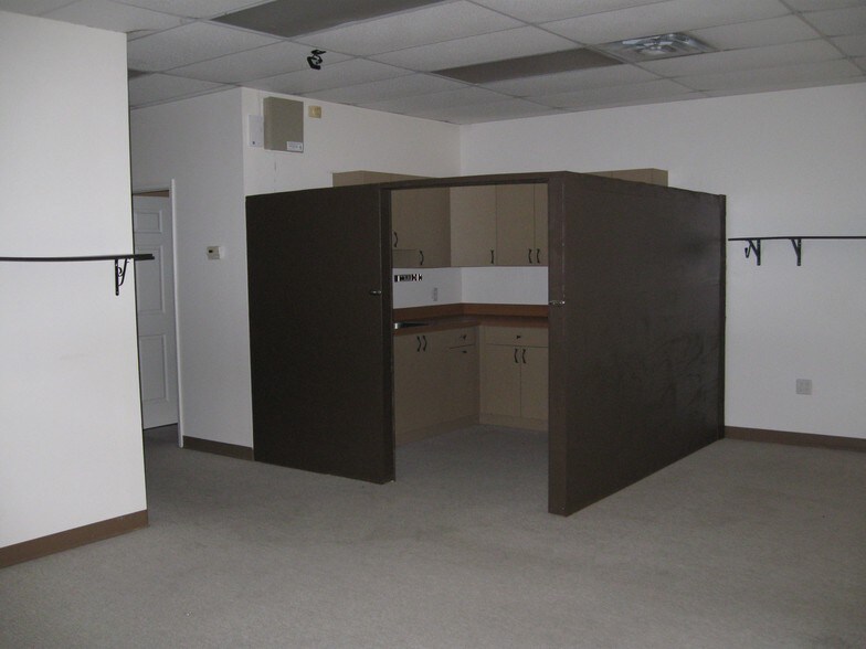 More Photos Of 5-45 Ryant Blvd, Sebring Medical For Sale