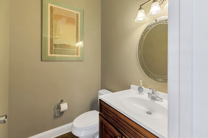 More Photos Of 121 SE Hernando Ave, Lake City Office For Sale