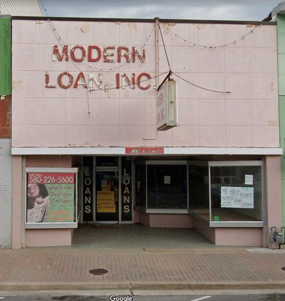 More Photos Of 125 W Main St, Ardmore Storefront For Lease