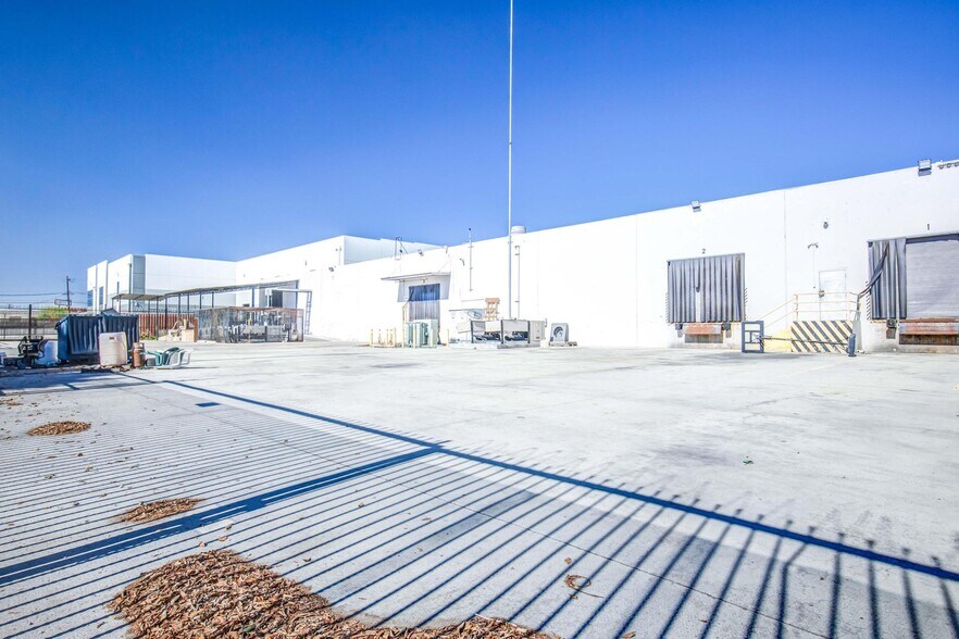 More Photos Of 6820-6830 E Washington Blvd, Commerce Refrigeration Cold Storage For Lease