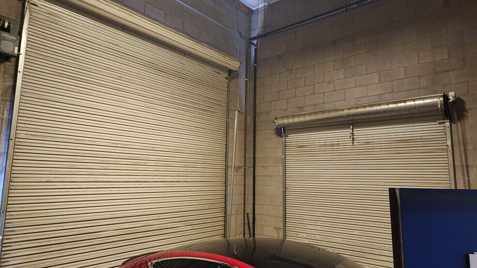 More Photos Of 159 N Gibson Rd, Henderson Warehouse For Sale