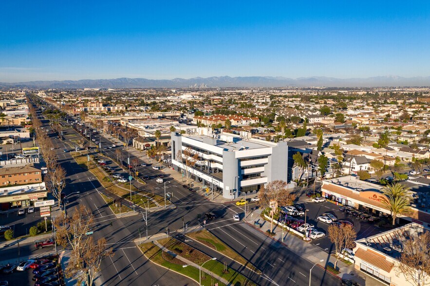 More Photos Of 15342 Hawthorne Blvd, Lawndale Office For Lease