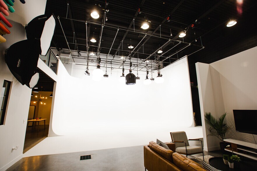 More Photos Of 13865 S 2700 W, Bluffdale Flex For Sale