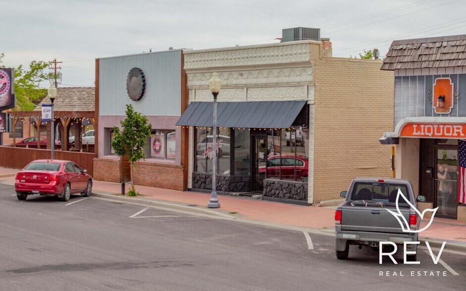 More Photos Of 117 S Bent St, Powell General Retail For Sale