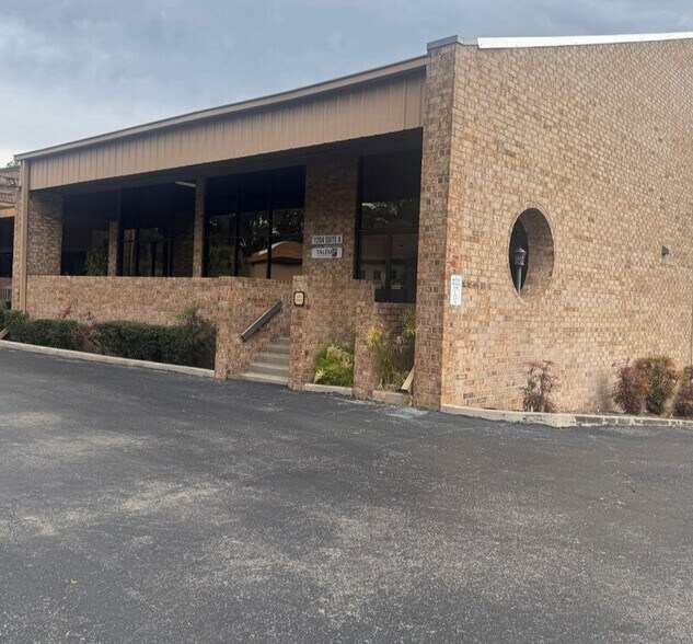 More Photos Of 1204 NW 69th Ter, Gainesville Medical For Sale