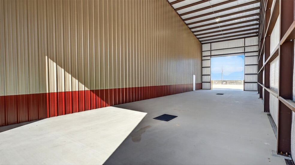 More Photos Of 16511 W Basin St, Odessa Industrial For Lease