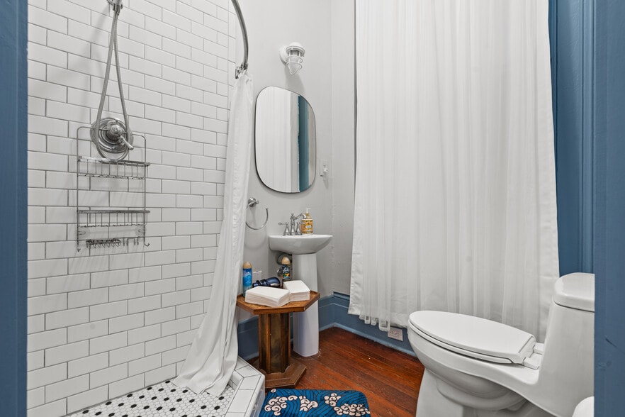 More Photos Of 1103 33rd St, Galveston Hotel For Sale
