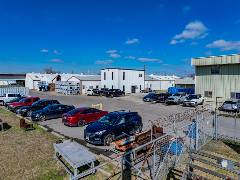 More Photos Of 7403 Wright Rd, Houston Manufacturing For Lease