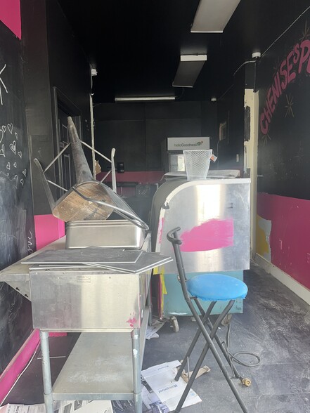 More Photos Of 3121 E Monument St, Baltimore Freestanding For Sale