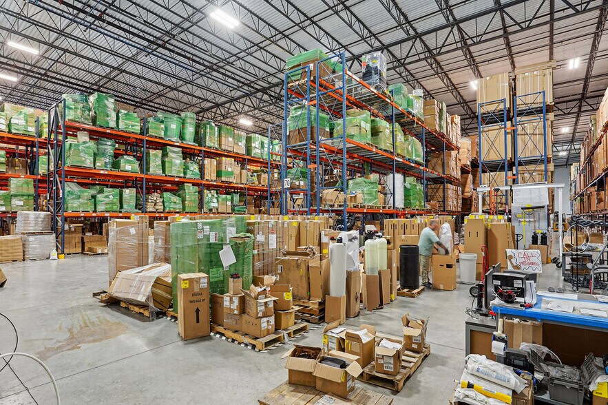 More Photos Of 6353 Commerce Dr, Lebanon Distribution For Sale