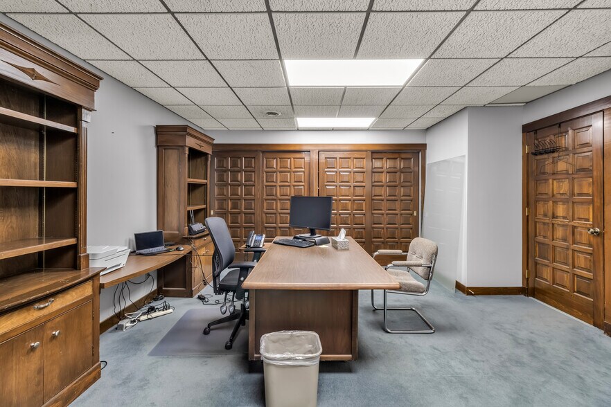 More Photos Of 6455 Lake Ave, Orchard Park Medical For Sale