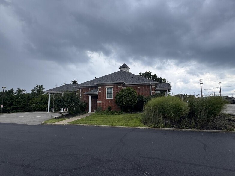 More Photos Of 2911 Alexandria Pike, Highland Heights Bank For Sale