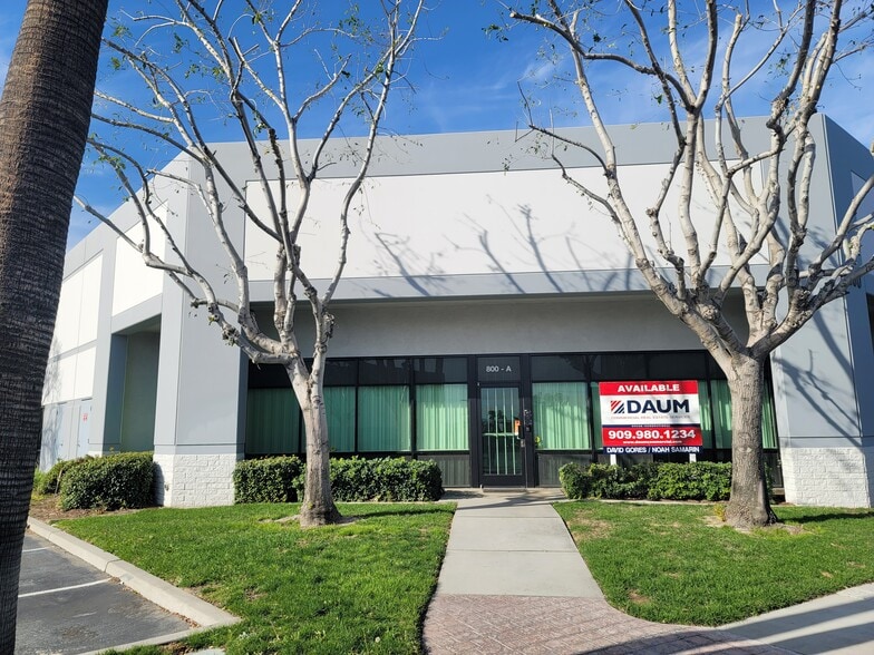 More Photos Of 800 S Rochester Ave, Ontario Warehouse For Lease