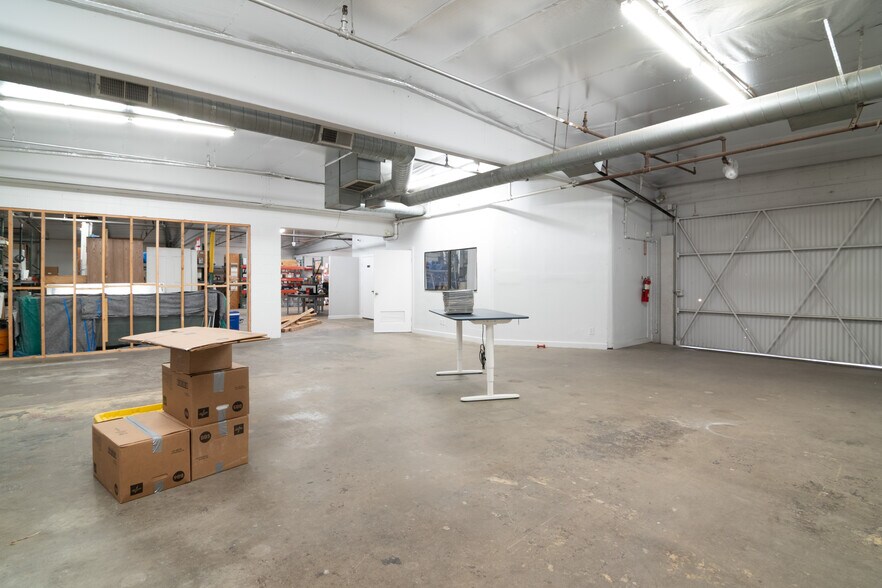 More Photos Of 11800 Vose St, North Hollywood Warehouse For Lease