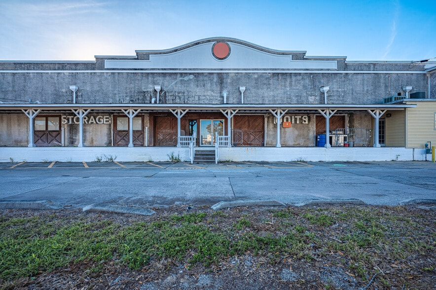 More Photos Of 160 W Haines Blvd, Lake Alfred Self Storage For Sale