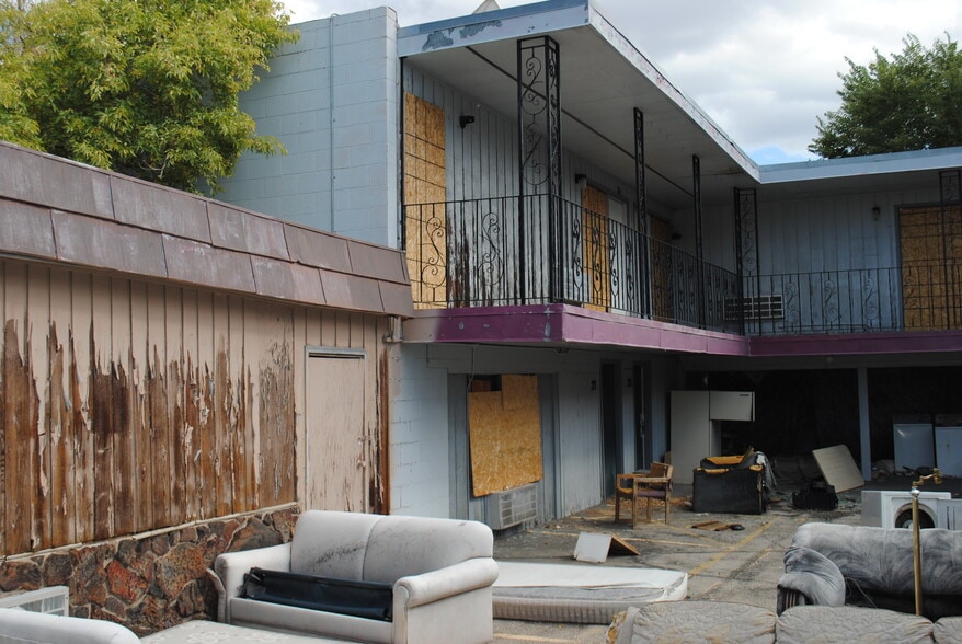 More Photos Of 560 6th St, Wells Hotel For Sale