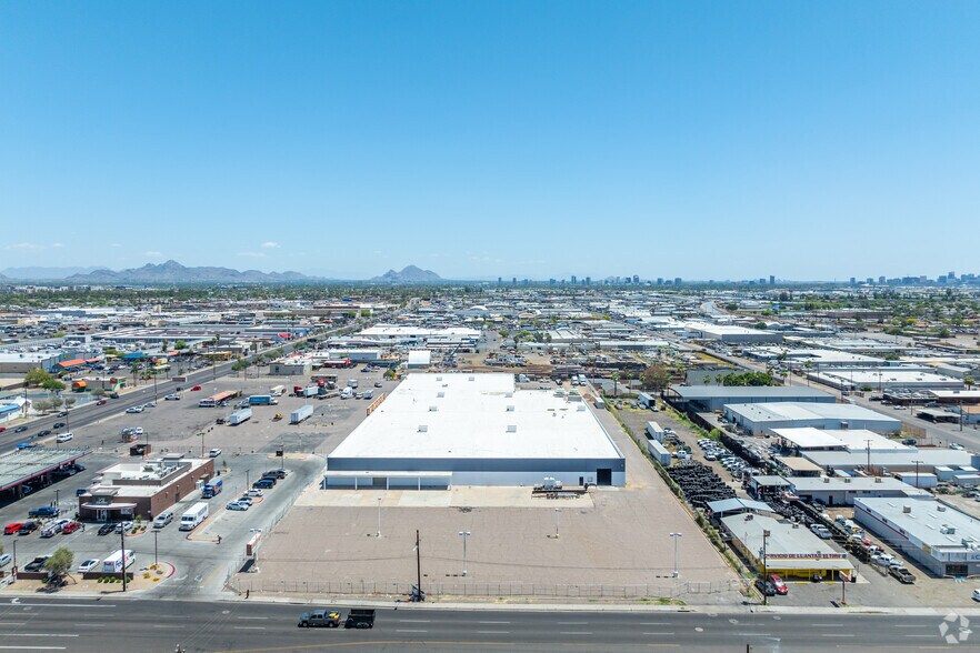 More Photos Of 4225 W Indian School Rd, Phoenix Warehouse For Lease