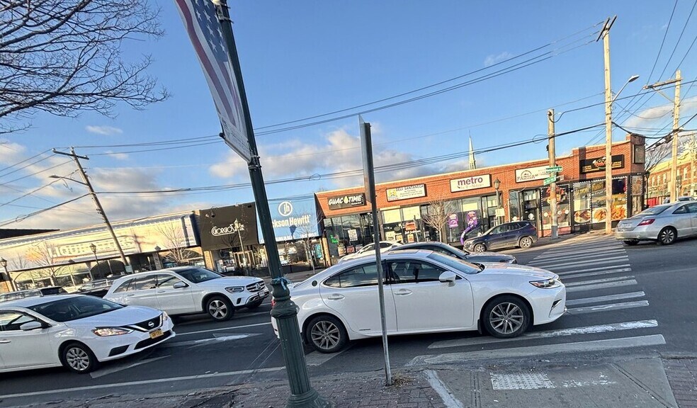 More Photos Of 968-984 Hempstead Tpke, Franklin Square Storefront For Sale